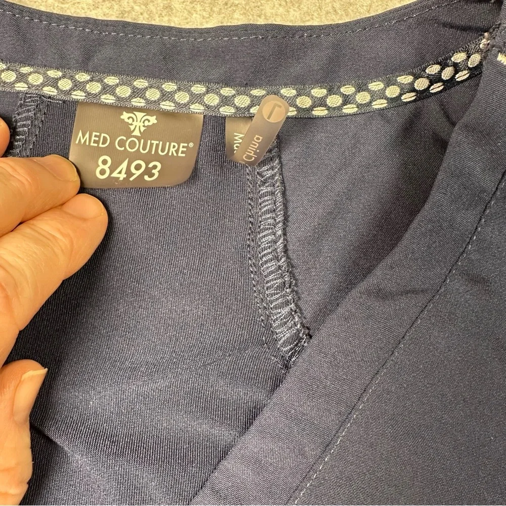 Med Couture Women's L Deep Blue Short Sleeve Scrub Top - Picture 11 of 11